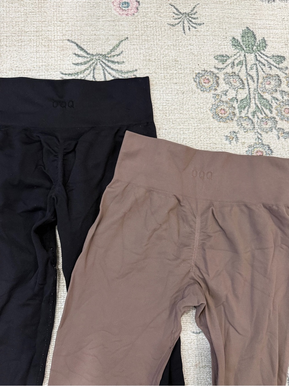 Bundle: OQQ Stretchy Athletic women’s Leggings - Black and light Brown